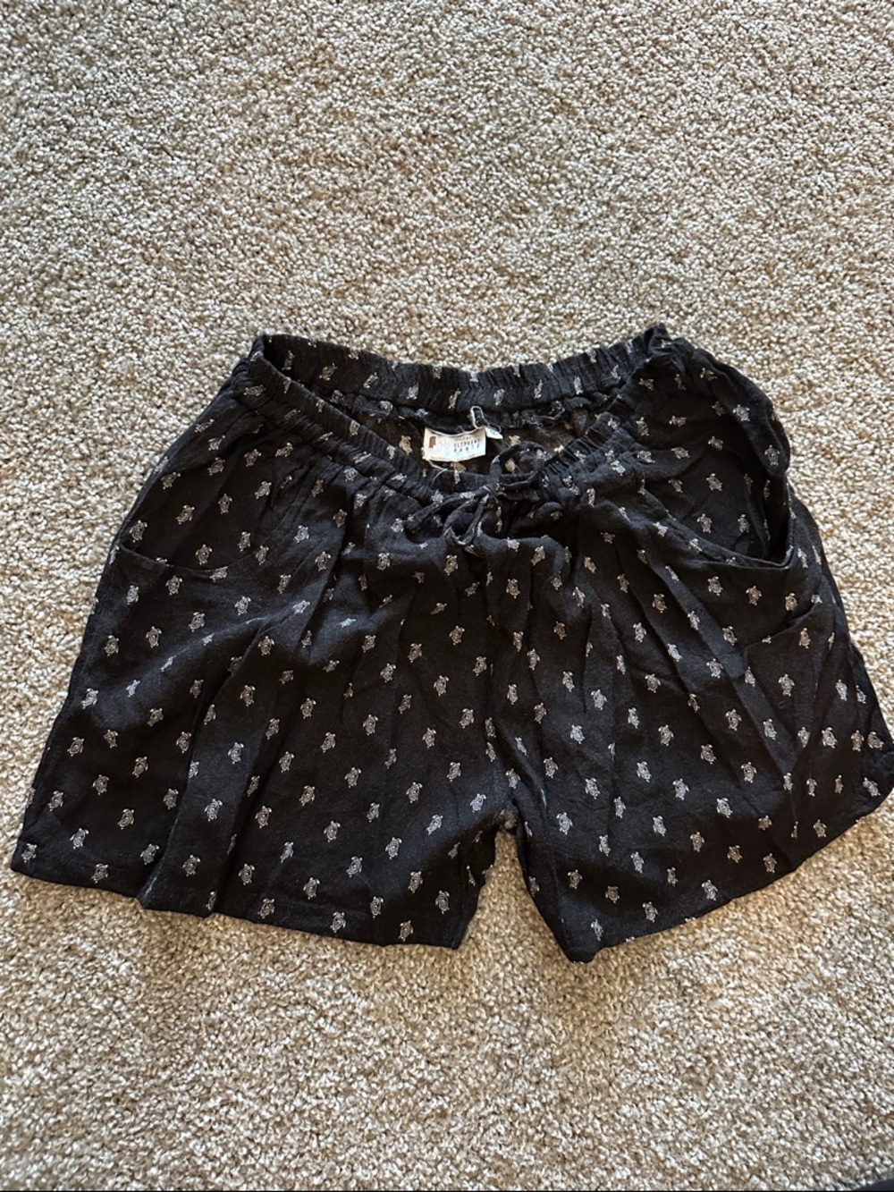 Women's Black Turtle Printed Drawstring Shorts
